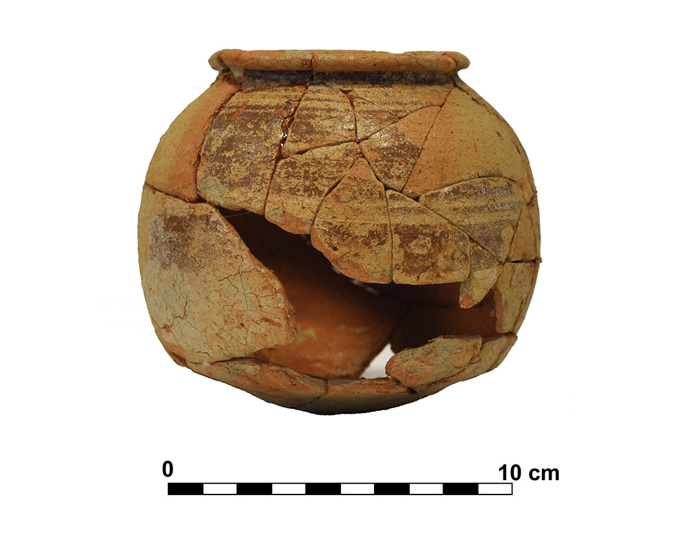Ceramic vessel 9. Grave 29